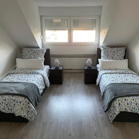Delux Mit 4 Schlafzimmer Rastatt