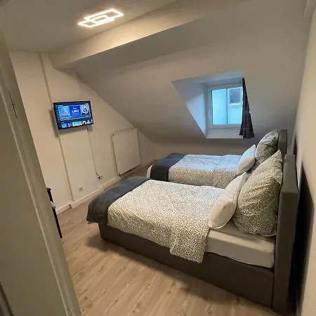 Delux Mit 4 Schlafzimmer Rastatt